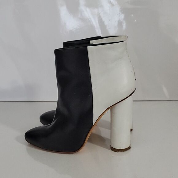 Maiyet Color Block Circular Heel Bootie - Picture 3 of 13